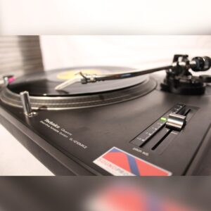 Technics 1210 MK2 Turntable