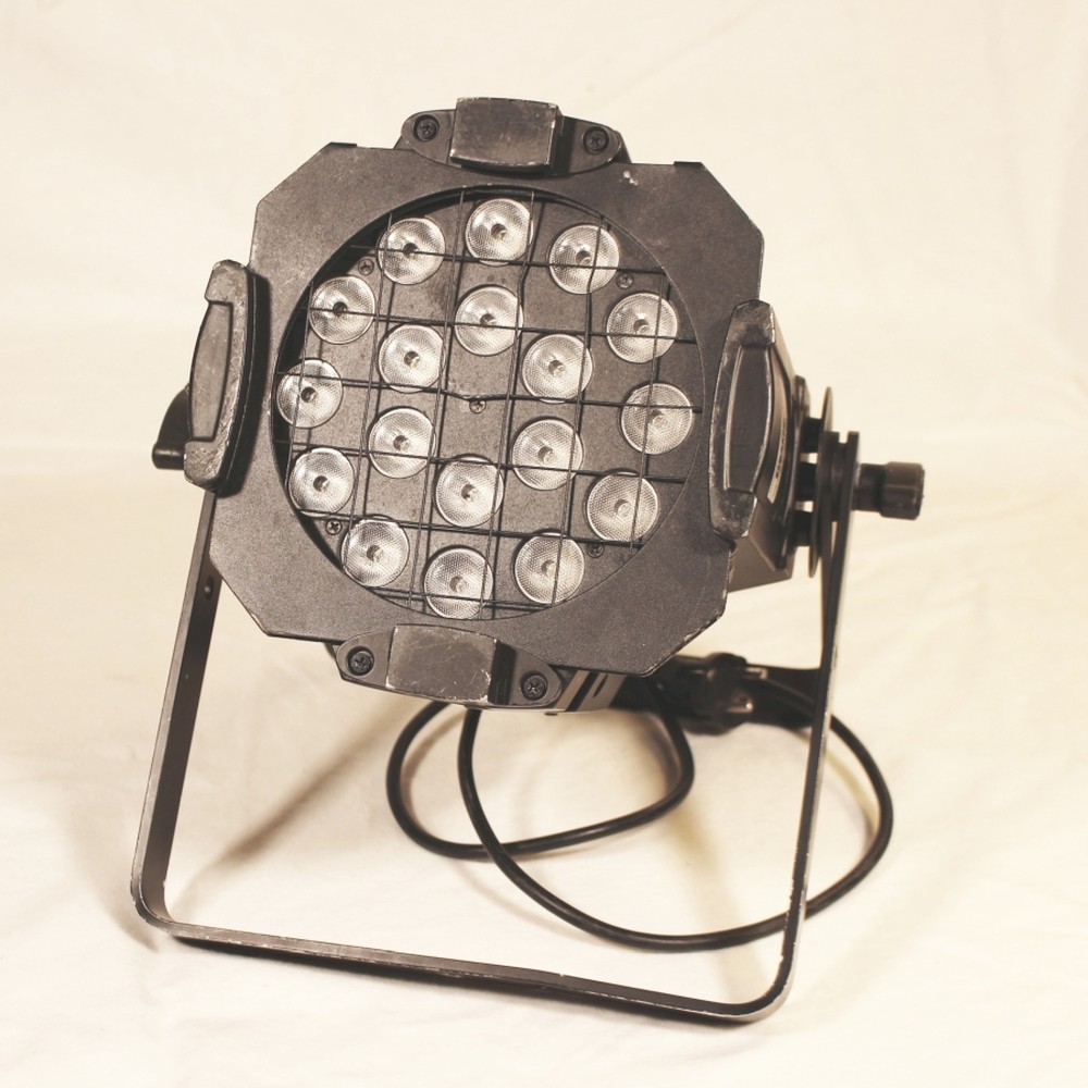 Cameo Studio CAN 18*8W Quad Colour PAR 64 LED